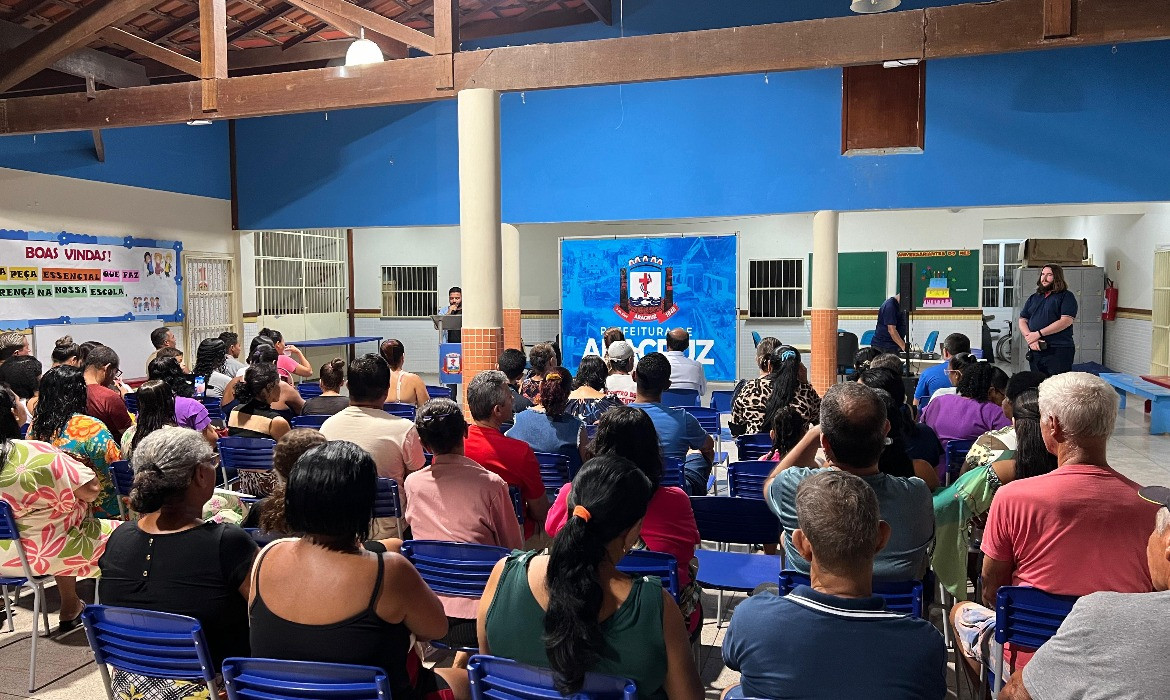 Prefeitura entrega títulos a moradores do Nova Conquista