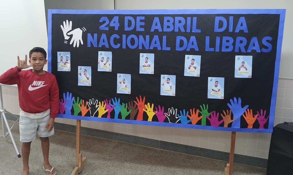 Secretaria de Educação celebra o Dia Nacional da Língua Brasileira de Sinais (Libras)