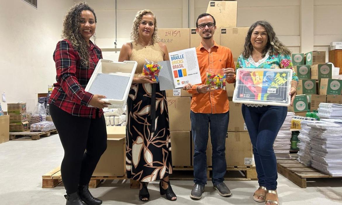 Inovação e inclusão: kits do Lego Braille Bricks chegam em Aracruz para atender estudantes com baixa visão e cegueira