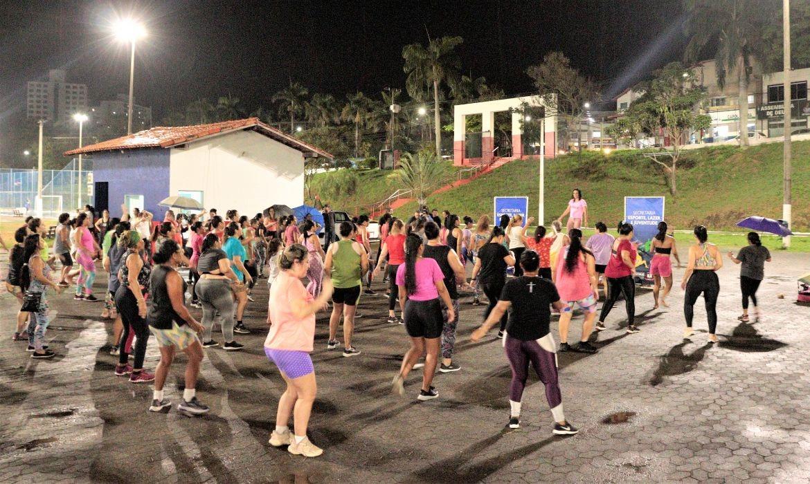 Ritmo e Movimento: Prefeitura oferece aulas gratuitas de Too Dance na Praça da Paz