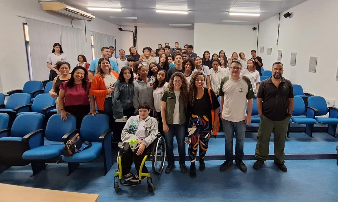 Educação promove visita de grupos escolares à Base Oceanográfica da Ufes e Administrativa do ICMBio