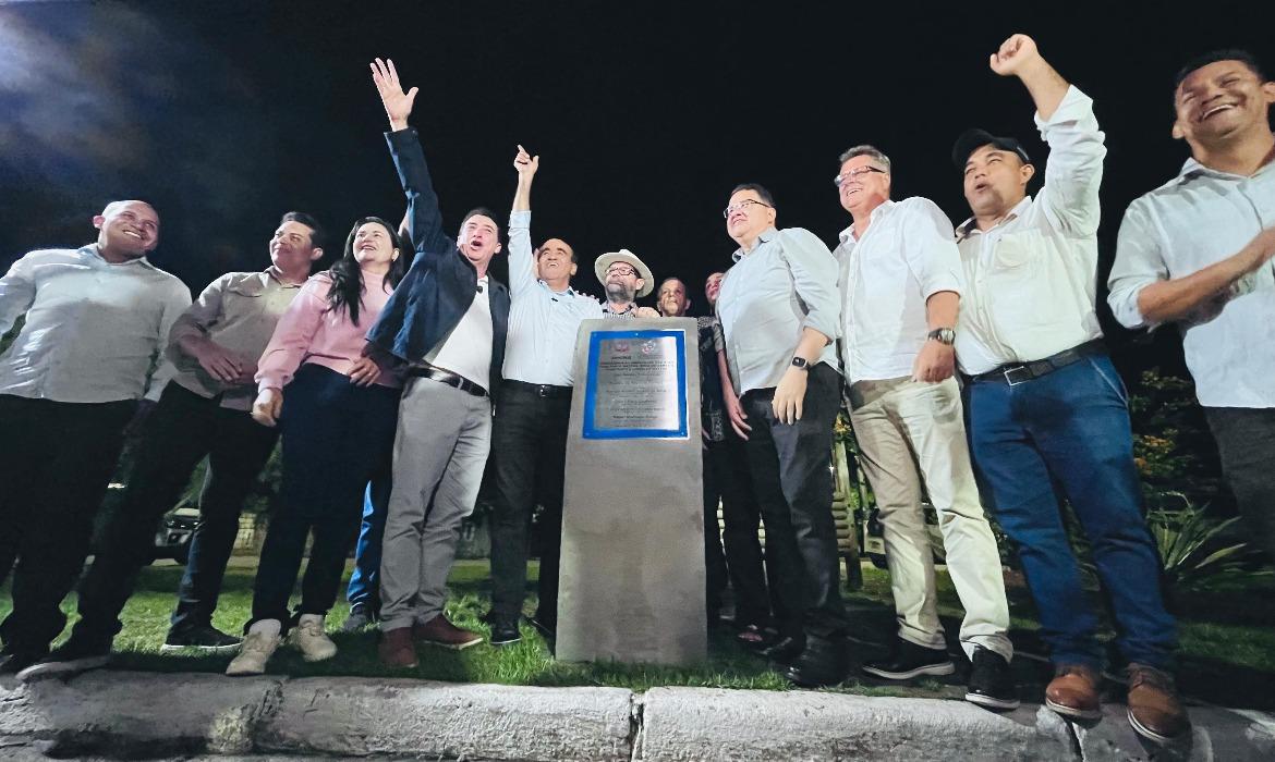 Obras de infraestrutura nas ruas da Barra do Sahy foram entregues nesta quinta-feira (29)