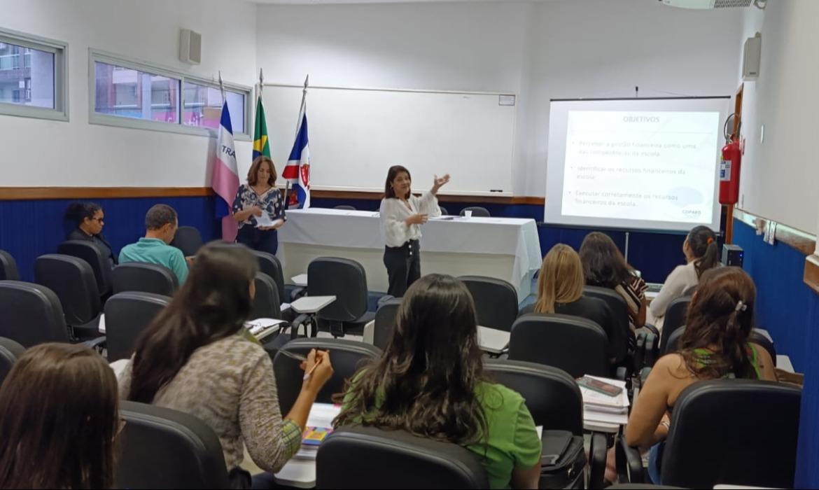 Diretores escolares são capacitados sobre a gestão financeira: planejamento e execução de recursos descentralizadores
