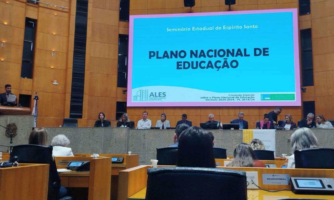 Aracruz participa de seminário que debateu o novo Plano Nacional de Educação (PNE)