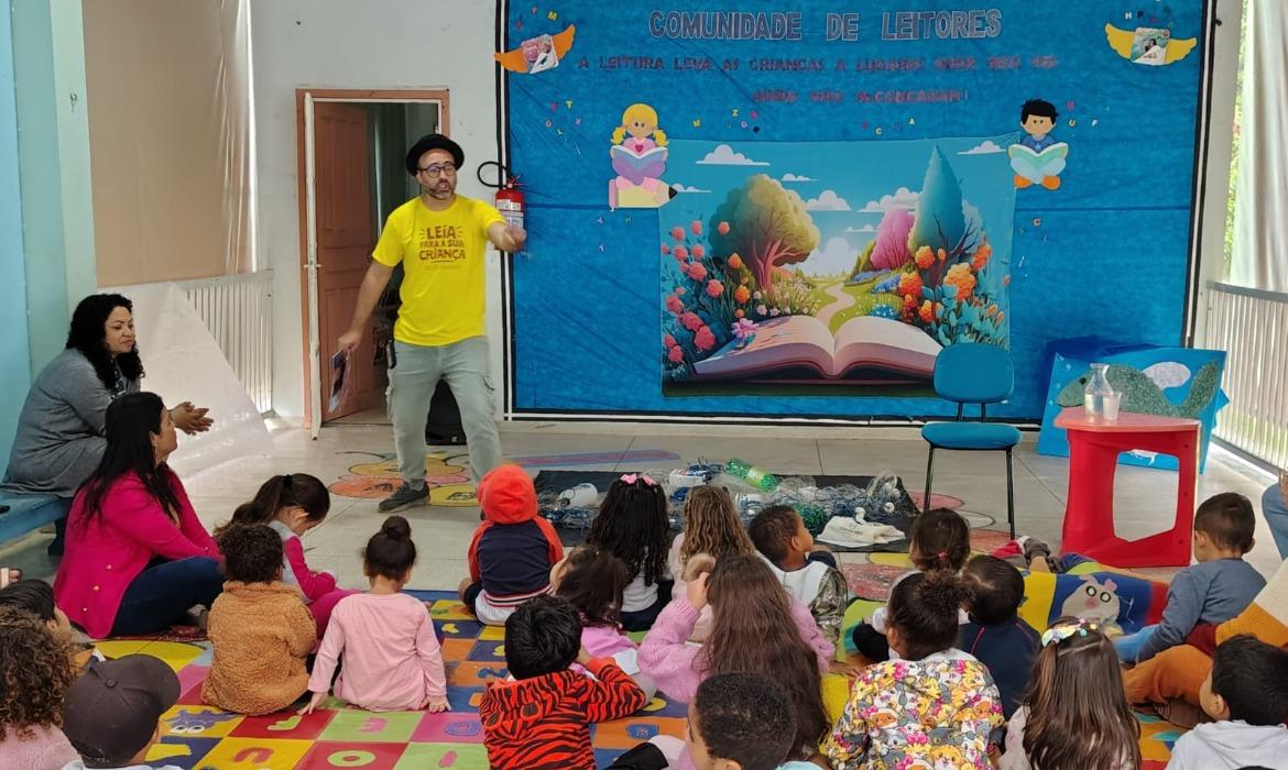 Programas Douradinho e Abraça o Mar incentivam estudantes da Rede Municipal de Ensino à leitura e à conscientização ambiental em defesa das águas