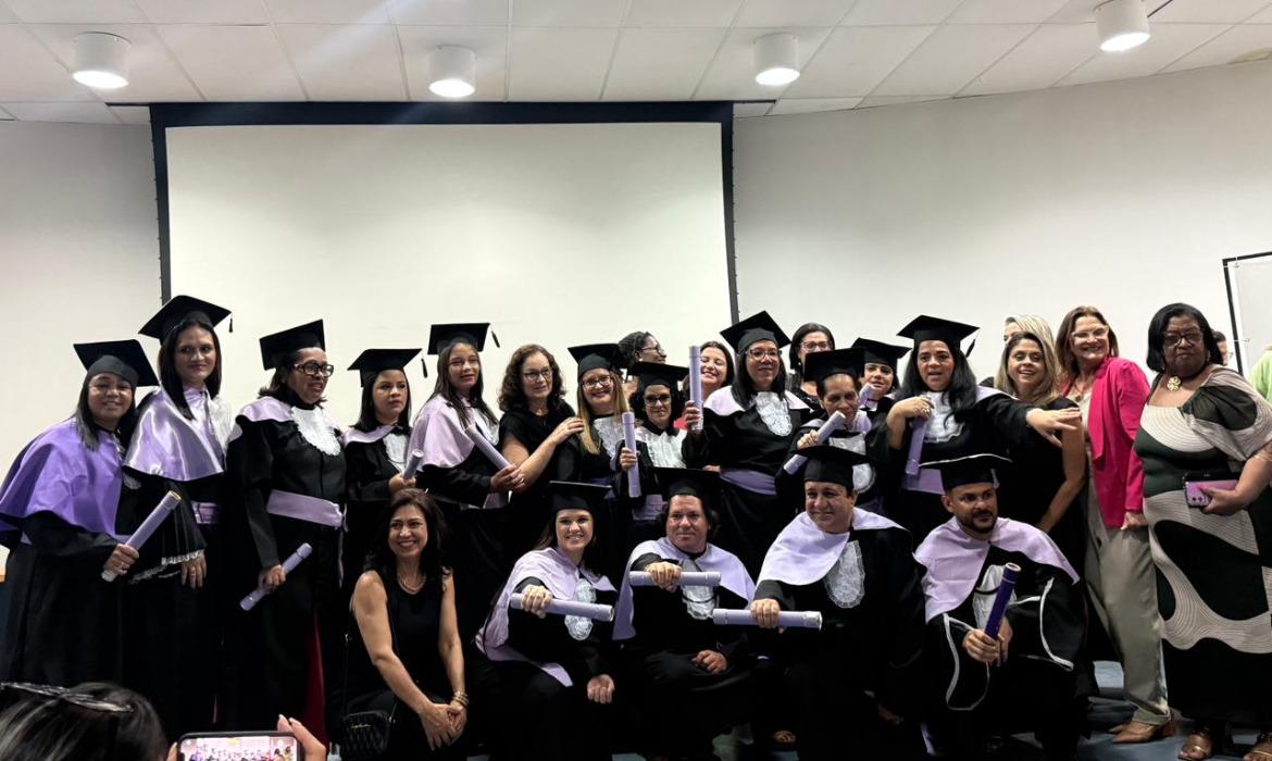 Polo UAB prestigia mais uma cerimônia de colação de grau de seus estudantes