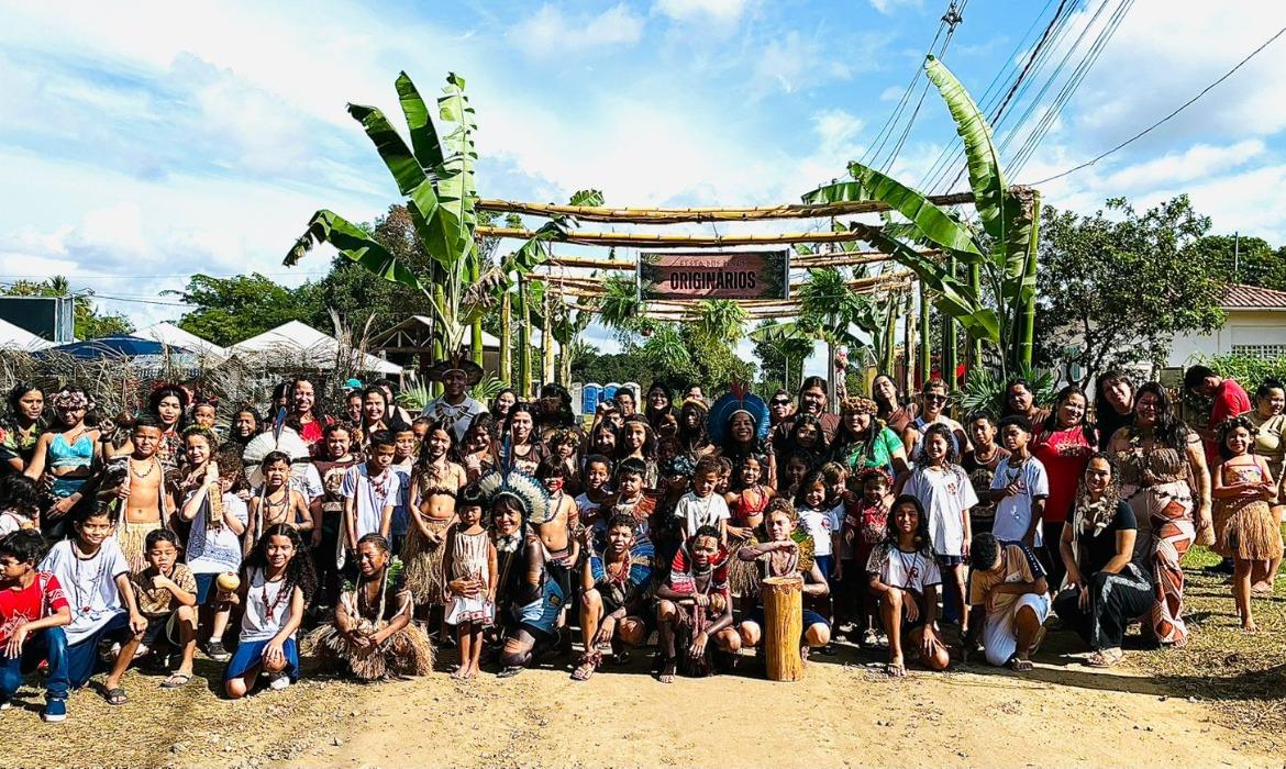 Escolas indígenas participam da "Festa dos Povos Originários: Cultura Viva, na aldeia de Irajá"