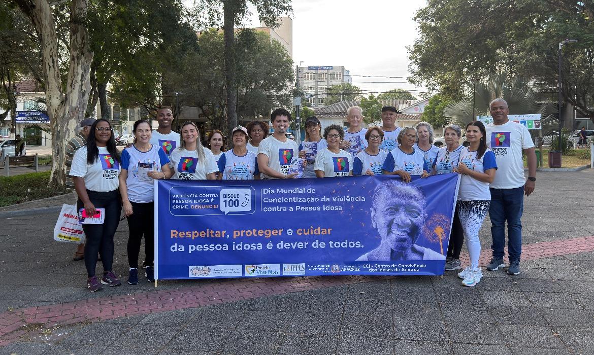 Mobilização conscientiza população sobre direitos da pessoa idosa em Aracruz