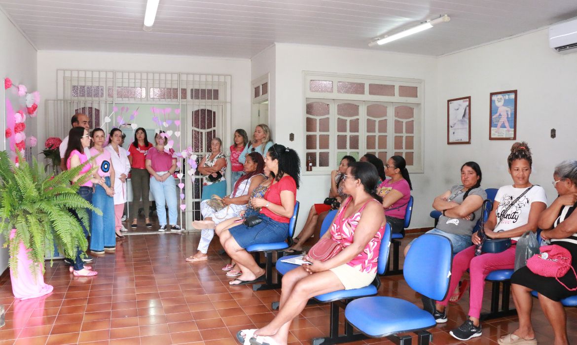 Dia D leva conscientização quanto à prevenção ao câncer de mama e vacinação contra a poliomielite