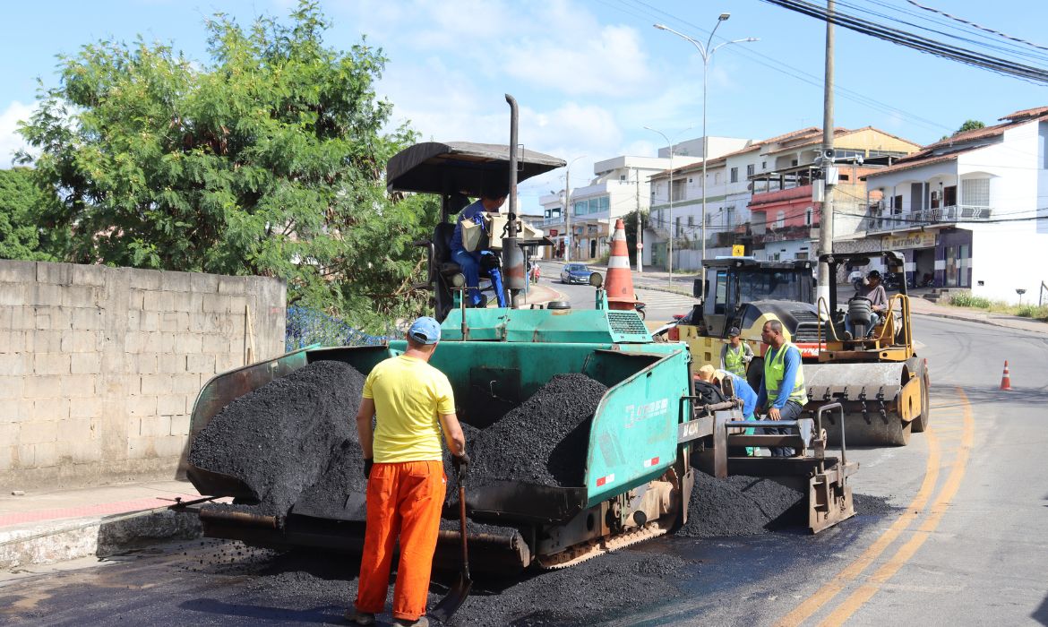 Serviços de revitalização asfáltica começam na Avenida Venâncio Flores