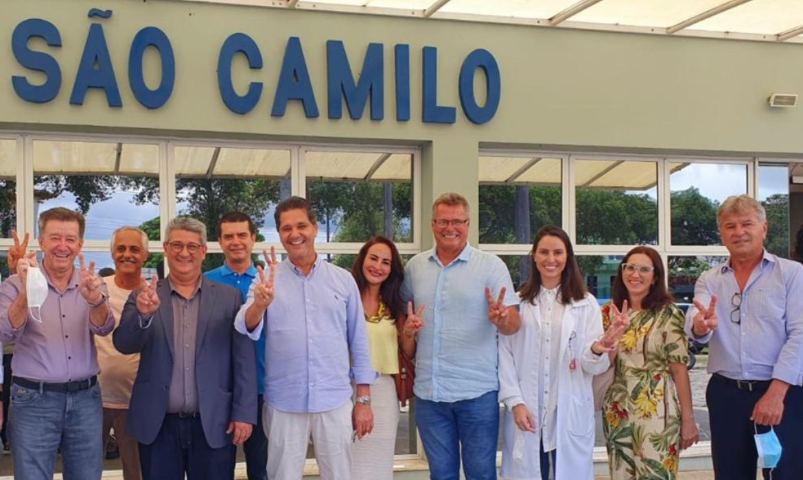 Beto Vieira acompanha vice-governador Ricardo Ferraço em visita ao Hospital São Camilo