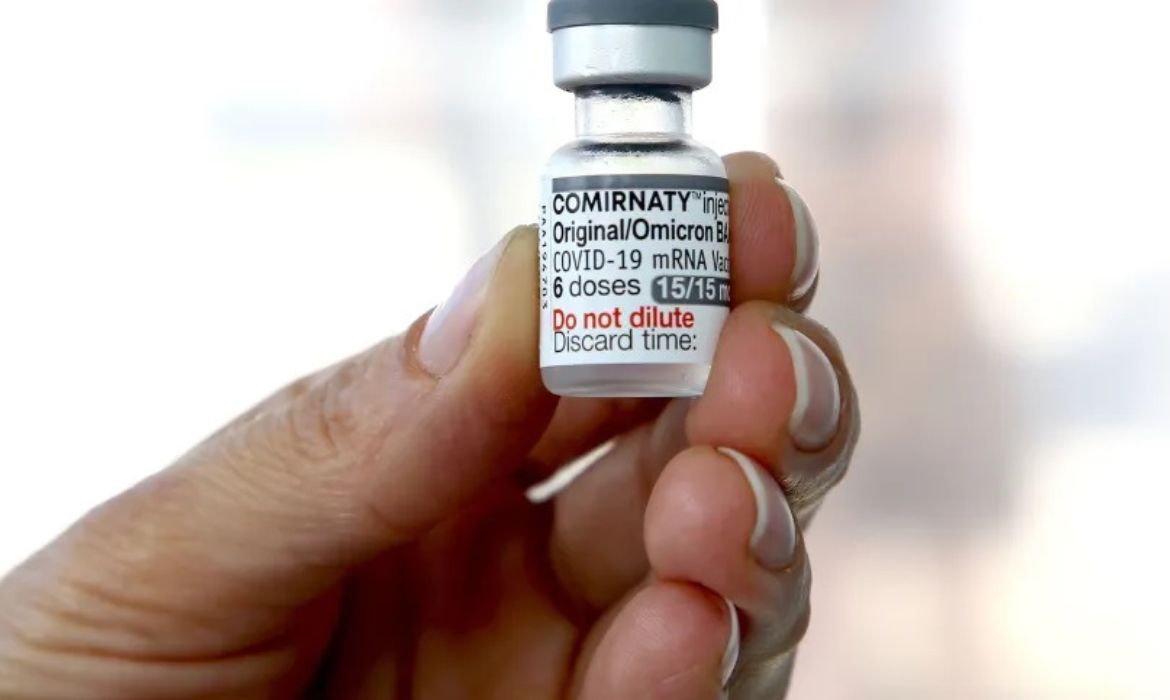 Aracruz avança para a segunda fase de aplicação da vacina bivalente contra a Covid-19