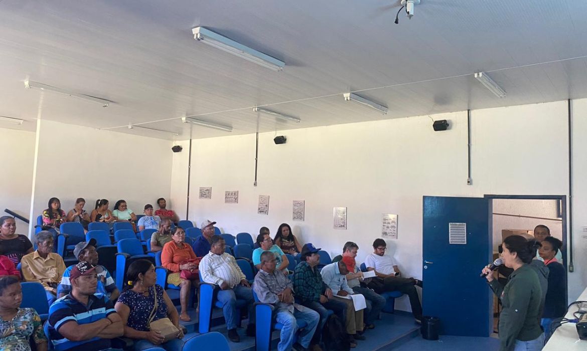 Catadores de caranguejo participam de capacitação do projeto Vida no Mangue