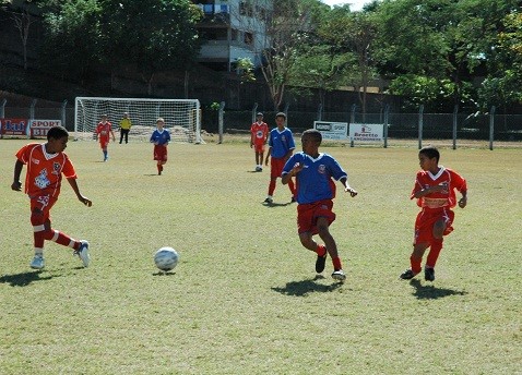 Campeonato infantil de futebol continua neste sábado (16) 
