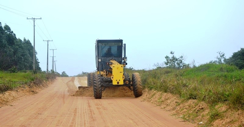 Agricultura em Serviço - Patrolamento em estradas de Vila do Riacho e Comboios 