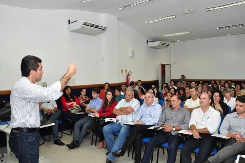 Servidores municipais participam de seminário sobre nova Contabilidade Pública