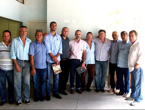 Apoios Regionais de Aracruz recebem máquinas para realização de serviços locais 