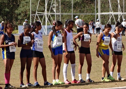 Aluna de Aracruz se destaca no atletismo nas Olimpíadas Escolares Nacionais