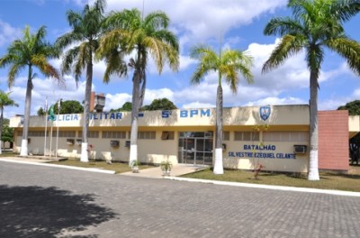 Alunos da rede municipal participam das festividades dos 25 anos do 5º Batalhão da Polícia Militar