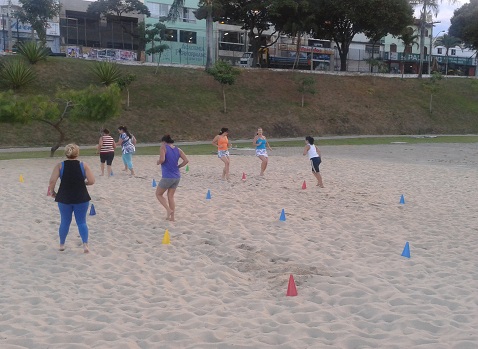 População conta com instrutores de atividades físicas na Praça da Paz